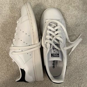NWOT Stan smiths